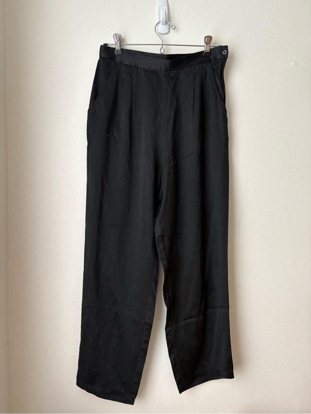 Vintage Women's Black Silk Capris